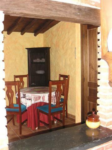 Casa Rural La Villa Миранда дел Кастаняр Екстериор снимка